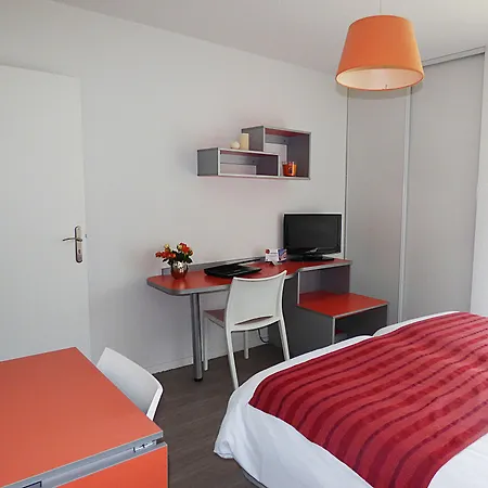 City Lodge Appart Hotel Niort 아파트호텔