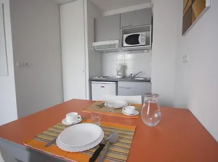 Hotel apartamentowy City Lodge Appart Hotel Niort